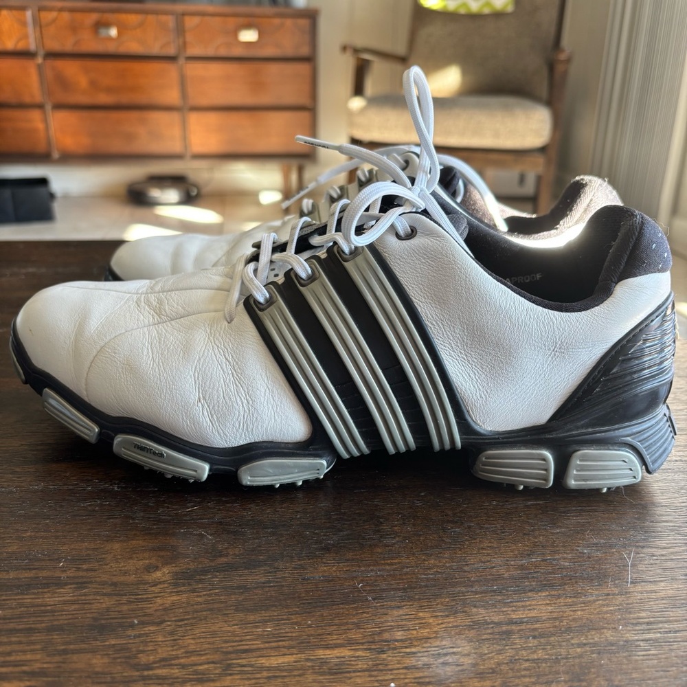 Adidas Tour360 Traxion THINtech climaproof men’s golf shoes size 9.5 black/white